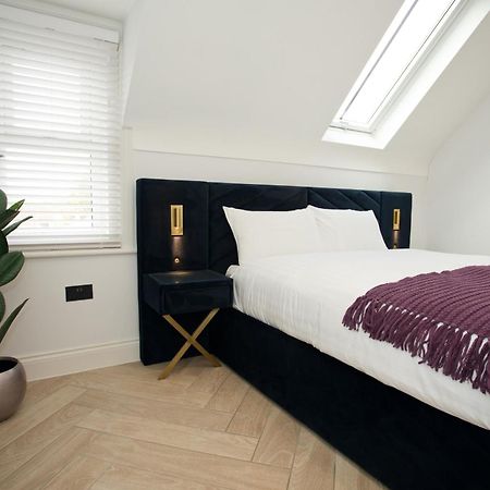 Ultra Stylish Apt Set In An Affluent Location بول المظهر الخارجي الصورة