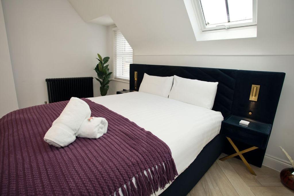 Ultra Stylish Apt Set In An Affluent Location بول المظهر الخارجي الصورة
